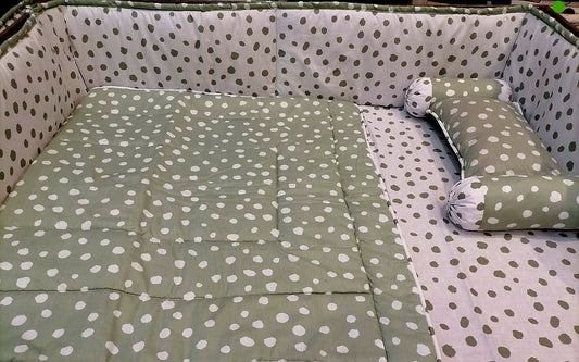 Dotted Bedding Baby Cot Set